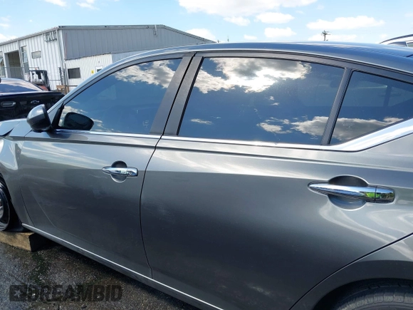 2020 Nissan Altima S with VIN 1N4BL4BV5LC160772, listed as a IAAI auction lot 42009543 with 131,583 mi miles and . Bid and sale history available at DreamBid. Image 14.