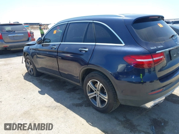 2019 Mercedes-Benz GLC 300 with VIN WDC0G4JB2KV183985, listed as a IAAI auction lot 42004134 with Not provided miles and . Bid and sale history available at DreamBid. Image 3.