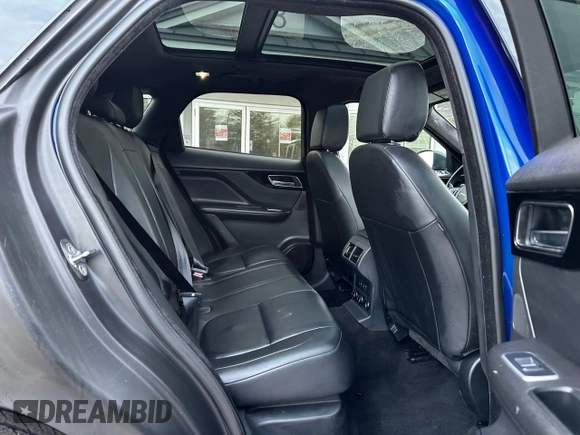 2020 Jaguar F-Pace 25t Premium z VIN SADCJ2FX7LA633057, wystawiony jako Copart lot #50072485 z przebiegiem 145 537 mil mil oraz Tytuł czysty. Historia ofert i sprzedaży dostępna na DreamBid. Obrazek 6.