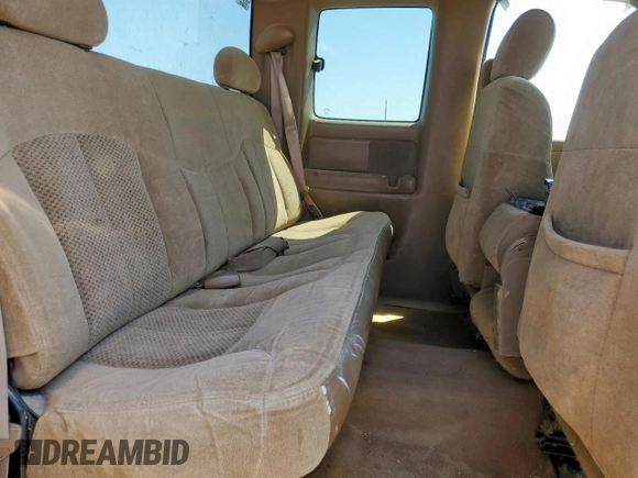 2000 Chevrolet Silverado 1500 LS with VIN 2GCEC19V5Y1239674, listed as a Copart auction lot 53077305 with 229,206 mi miles and Salvage Title. Bid and sale history available at carsss.com. Image 10.