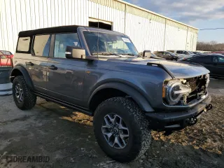 2024 Ford Bronco Badlands with VIN 1FMEE9BP1RLA55327, listed as a Copart auction lot 42149455 with 6,767 mi miles and Salvage Title. Bid and sale history available at carsss.com. Image 4.