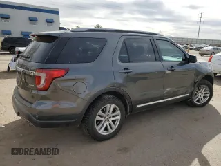 2018 Ford Explorer XLT with VIN 1FM5K8D81JGB31179, listed as a Copart auction lot 44733125 with 123,541 mi miles and Salvage Title. Bid and sale history available at carsss.com. Image 3.