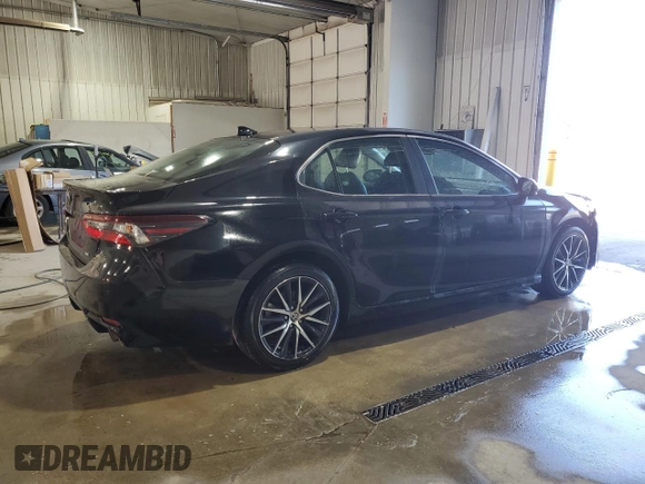 2021 Toyota Camry SE Nightshade with VIN 4T1G11AK4MU516714, listed as a Copart auction lot 54687245 with 147,616 mi miles and Salvage Title. Bid and sale history available at carsss.com. Image 3.