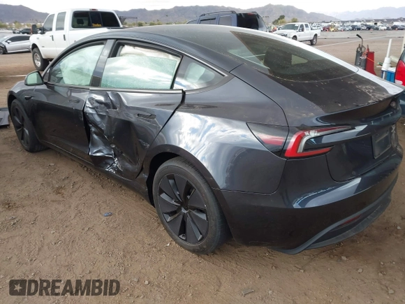 2024 Tesla Model 3 z VIN 5YJ3E1EA3RF771010, wystawiony jako IAAI lot #41738109 z przebiegiem 8 493 mil mil oraz . Historia ofert i sprzedaży dostępna na DreamBid. Obrazek 3.