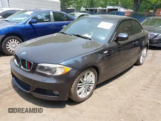 2013 BMW 1 Series 128i z VIN WBAUP7C56DVP24536, wystawiony jako IAAI lot #42423078 z przebiegiem 74 874 mil mil oraz . Historia ofert i sprzedaży dostępna na DreamBid. Obrazek 2.