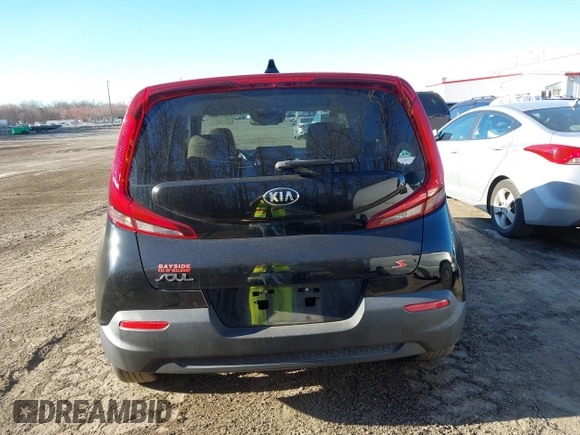 2020 Kia Soul LX with VIN KNDJ23AU4L7061221, listed as a IAAI auction lot 41815005 with 34,207 mi miles. Bid and sale history available at carsss.com. Image 17.