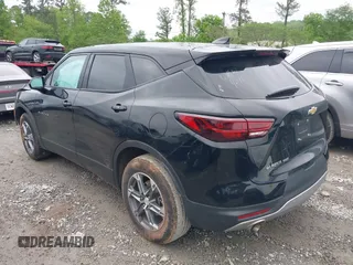 2023 Chevrolet Blazer LT z VIN 3GNKBHR49PS233702, wystawiony jako IAAI lot #42103915 z przebiegiem 40 090 mil mil oraz . Historia ofert i sprzedaży dostępna na DreamBid. Obrazek 3.