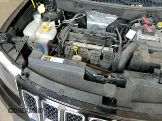 2017 Jeep Compass Sport z VIN 1C4NJCBA4HD124190, wystawiony jako Copart lot #67236425 z przebiegiem 77 133 mil mil oraz Szkoda całkowita • Salvage title. Historia ofert i sprzedaży dostępna na DreamBid. Obrazek 15.
