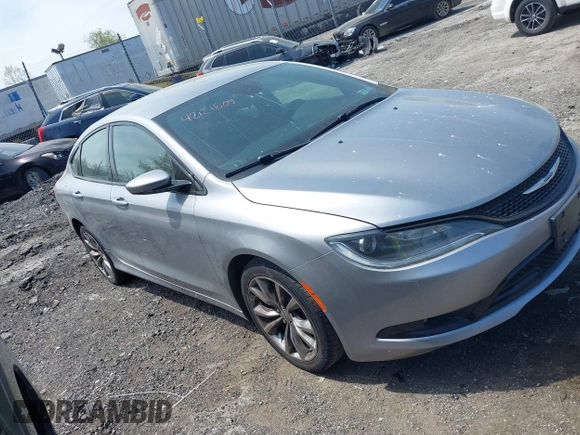 2016 Chrysler 200 S with VIN 1C3CCCBB1GN133033, listed as a IAAI auction lot 42121605 with 1 mi miles. Bid and sale history available at carsss.com. Image 1.