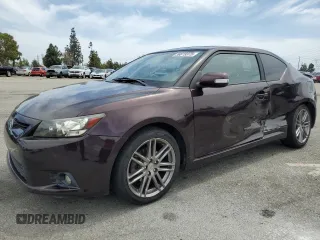 2011 Scion tC z VIN JTKJF5C75B3019369, wystawiony jako Copart lot #56819375 z przebiegiem 120 105 mil mil oraz Szkoda całkowita • Salvage title. Historia ofert i sprzedaży dostępna na DreamBid. Obrazek 1.