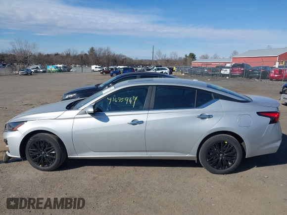 2025 Nissan Altima SV with VIN 1N4BL4DW9SN361566, listed as a IAAI auction lot 41675964 with 1,070 mi miles and . Bid and sale history available at DreamBid. Image 14.