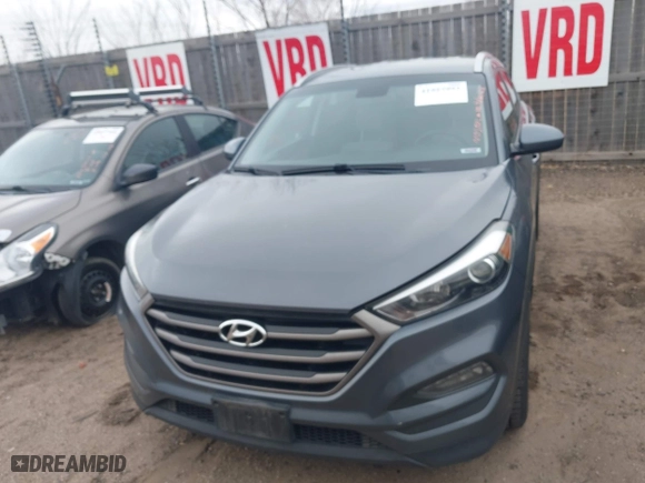 2016 Hyundai Tucson SE with VIN KM8J3CA43GU074302, listed as a IAAI auction lot 41957992 with 175,614 mi miles. Bid and sale history available at carsss.com. Image 12.