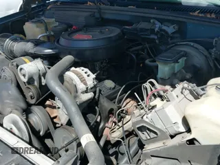 1994 Chevrolet Blazer z VIN 1GNEK18K8RJ373474, wystawiony jako IAAI lot #42028134 z przebiegiem 237 765 mil mil oraz . Historia ofert i sprzedaży dostępna na DreamBid. Obrazek 12.