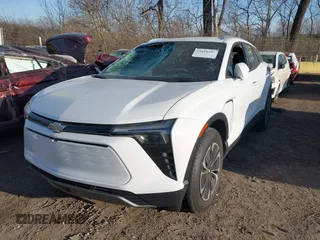 2024 Chevrolet Blazer EV eAWD LT z VIN 3GNKDBRJXRS260469, wystawiony jako IAAI lot #41810207 z przebiegiem 5356 mil mil oraz . Historia ofert i sprzedaży dostępna na DreamBid. Obrazek 2.