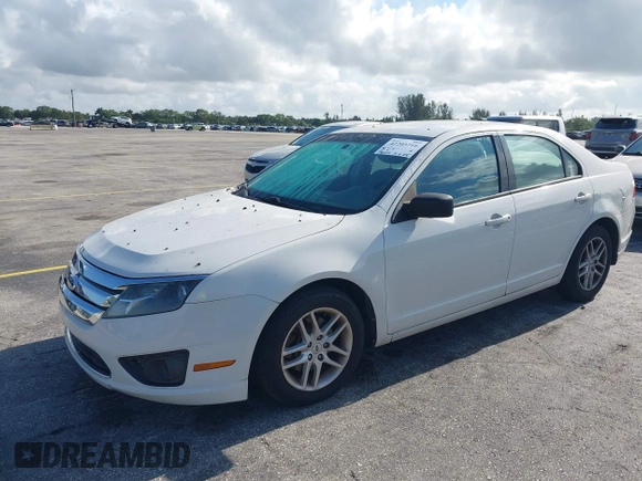 2012 Ford Fusion S with VIN 3FAHP0GA5CR121825, listed as a IAAI auction lot 42203716 with 138,717 mi miles and . Bid and sale history available at carsss.com. Image 2.