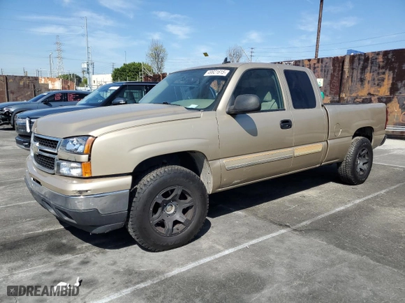 2006 Chevrolet Silverado 1500 LT1 with VIN 1GCEK19B66Z186853, listed as a Copart auction lot 49921615 with 192,716 mi miles and Salvage Title. Bid and sale history available at carsss.com. Image 1.