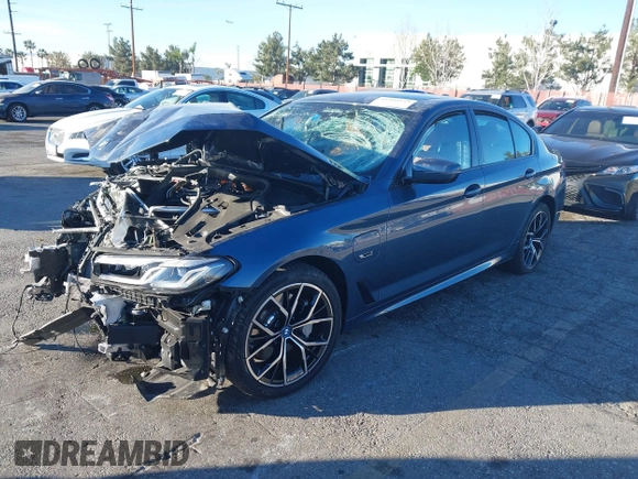 2023 BMW 5 Series 530e z VIN WBA13AG02PCM95685, wystawiony jako IAAI lot #41403195 z przebiegiem Nie podano mil oraz . Historia ofert i sprzedaży dostępna na DreamBid. Obrazek 17.