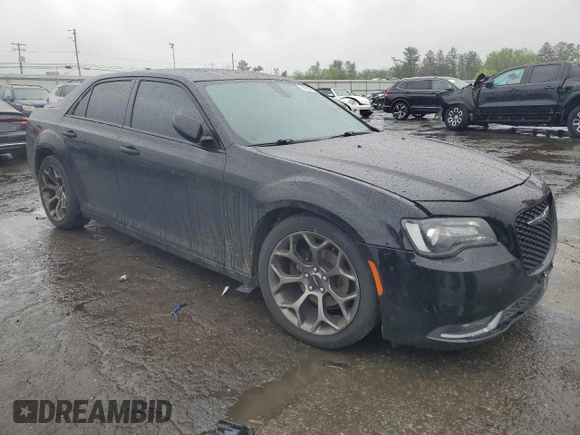 2015 Chrysler 300 S z VIN 2C3CCABG9FH780710, wystawiony jako Copart lot #57951145 z przebiegiem 126 268 mil mil oraz Szkoda całkowita • Salvage title. Historia ofert i sprzedaży dostępna na DreamBid. Obrazek 4.