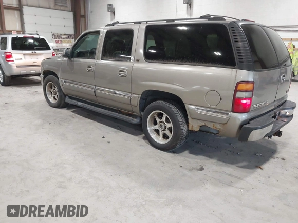 2001 GMC Yukon XL SLE with VIN 1GKFK16T11J220078, listed as a IAAI auction lot 41814254 with 221,210 mi miles. Bid and sale history available at carsss.com. Image 3.