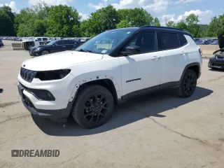 2022 Jeep Compass Latitude с VIN 3C4NJDBB3NT185373, выставлен на аукционе Copart как лот 62111275 с пробегом 59 415 миль миль и Списание • Salvage title. История ставок и продаж доступна на DreamBid. Изображение 1.