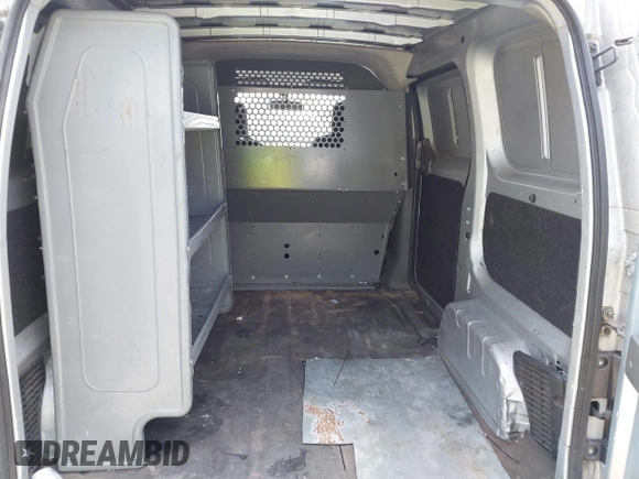 2014 Nissan NV200 S z VIN 3N6CM0KN4EK691833, wystawiony jako IAAI lot #42421018 z przebiegiem 103 699 mil mil oraz . Historia ofert i sprzedaży dostępna na DreamBid. Obrazek 8.
