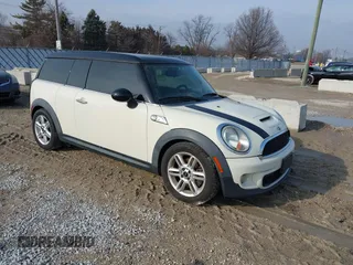 2011 MINI Clubman S z VIN WMWZG3C57BTY36074, wystawiony jako IAAI lot #41495721 z przebiegiem 152 765 mil mil oraz . Historia ofert i sprzedaży dostępna na DreamBid. Obrazek 1.