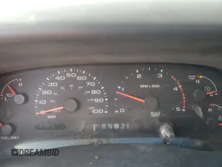 2002 Ford F-350 XL с VIN 1FTSW31F02EB77567, выставлен на аукционе Copart как лот 52827805 с пробегом 245 934 миль миль и Списание • Salvage title. История ставок и продаж доступна на DreamBid. Изображение 9.