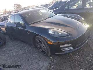 2013 Porsche Panamera S with VIN WP0AB2A71DL060721, listed as a IAAI auction lot 41457545 with 108,938 mi miles. Bid and sale history available at carsss.com. Image 1.