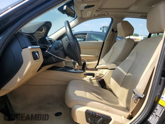 2015 BMW 3 Series 328i xDrive с VIN WBA3B5G56FNS14988, выставлен на аукционе Copart как лот 60500875 с пробегом 136 334 миль миль и Списание • Salvage title. История ставок и продаж доступна на DreamBid. Изображение 7.