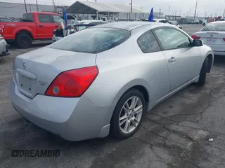 2008 Nissan Altima 3.5 SE with VIN 1N4BL24E78C192292, listed as a IAAI auction lot 42097397 with 137,188 mi miles. Bid and sale history available at carsss.com. Image 4.