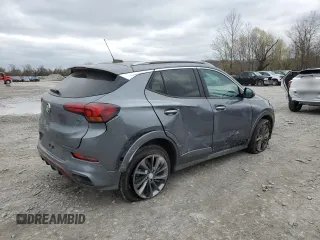 2022 Buick Encore GX Select z VIN KL4MMDSL8NB036058, wystawiony jako Copart lot #50699055 z przebiegiem 55 745 mil mil oraz Szkoda całkowita • Salvage title. Historia ofert i sprzedaży dostępna na DreamBid. Obrazek 3.