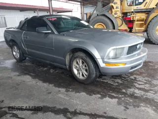 2007 Ford Mustang Deluxe with VIN 1ZVFT84N375264491, listed as a IAAI auction lot 41946983 with 196,314 mi miles and . Bid and sale history available at carsss.com. Image 1.