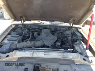 2000 Ford Explorer XLT z VIN 1FMZU73E4YZB70571, wystawiony jako IAAI lot #42317419 z przebiegiem 233 858 mil mil oraz . Historia ofert i sprzedaży dostępna na DreamBid. Obrazek 10.
