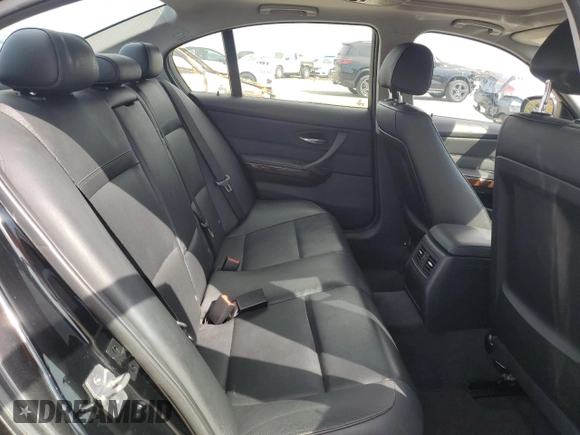 2011 BMW 3 Series 328i z VIN WBAPH7C51BA801991, wystawiony jako Copart lot #50096365 z przebiegiem 122 874 mil mil oraz Szkoda całkowita • Salvage title. Historia ofert i sprzedaży dostępna na DreamBid. Obrazek 10.