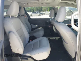 2020 Toyota Sienna XLE z VIN 5TDDZ3DC3LS236382, wystawiony jako Copart lot #57954705 z przebiegiem 69 761 mil mil oraz Szkoda całkowita • Salvage title. Historia ofert i sprzedaży dostępna na DreamBid. Obrazek 11.