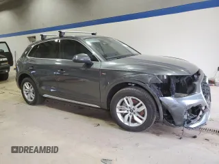 2024 Audi Q5 S line Premium with VIN WA1GAAFY2R2070562, listed as a Copart auction lot 86247894 with 2,437 mi miles and Salvage Title. Bid and sale history available at carsss.com. Image 4.