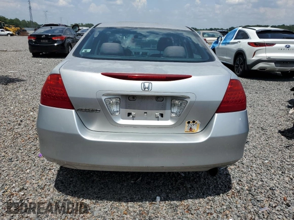 2007 Honda Accord VP z VIN 1HGCM56107A057786, wystawiony jako Copart lot #60634665 z przebiegiem 167 344 mil mil oraz Szkoda całkowita • Salvage title. Historia ofert i sprzedaży dostępna na DreamBid. Obrazek 6.