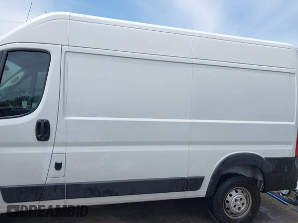 2019 Ram ProMaster Cargo with VIN 3C6TRVBG7KE525665, listed as a IAAI auction lot 42104995 with 144,125 mi miles and . Bid and sale history available at carsss.com. Image 15.
