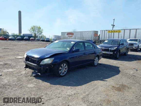 2005 Toyota Avalon XL with VIN 4T1BK36B55U054645, listed as a IAAI auction lot 42069828 with 184,789 mi miles and . Bid and sale history available at carsss.com. Image 18.