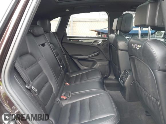 2015 Porsche Macan S with VIN WP1AB2A51FLB66506, listed as a IAAI auction lot 41735847 with 91,690 mi miles. Bid and sale history available at carsss.com. Image 8.