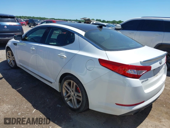 2013 Kia Optima SX z VIN 5XXGR4A67DG190723, wystawiony jako IAAI lot #42305393 z przebiegiem 139 668 mil mil oraz . Historia ofert i sprzedaży dostępna na DreamBid. Obrazek 3.