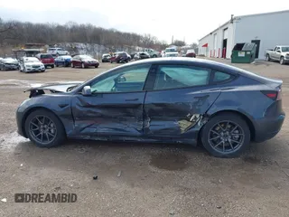 2023 Tesla Model 3 с VIN 5YJ3E1EA1PF716004, выставлен на аукционе IAAI как лот 41809672 с пробегом 2 775 миль миль и . История ставок и продаж доступна на DreamBid. Изображение 14.