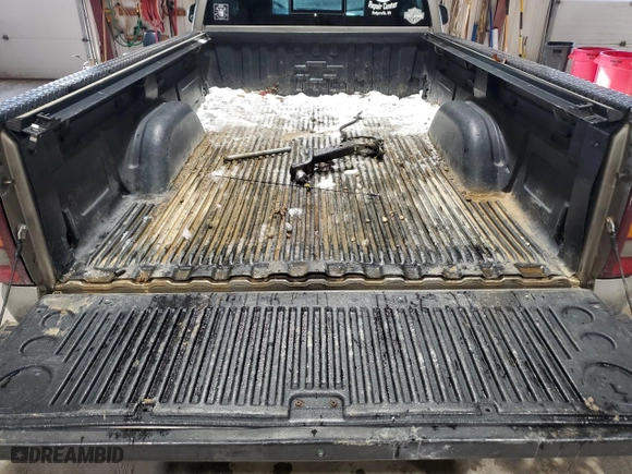 2000 Chevrolet Silverado 1500 LS with VIN 1GCEK14T9YE121960, listed as a Copart auction lot 88673705 with 253,655 mi miles and Salvage Title. Bid and sale history available at carsss.com. Image 10.