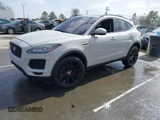 2020 Jaguar E-Pace SE z VIN SADFP2FXXL1015324, wystawiony jako IAAI lot #41721209 z przebiegiem 38 575 mil mil oraz . Historia ofert i sprzedaży dostępna na DreamBid. Obrazek 19.