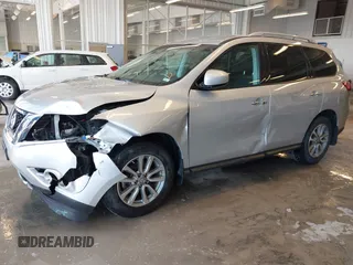 2016 Nissan Pathfinder Platinum with VIN 5N1AR2MM1GC636319, listed as a IAAI auction lot 41604985 with 138,053 mi miles. Bid and sale history available at carsss.com. Image 17.
