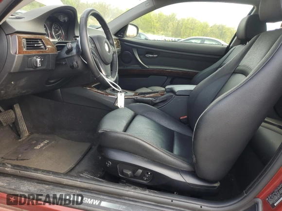2011 BMW 3 Series 328i xDrive z VIN WBAKF3C55BE442596, wystawiony jako Copart lot #55130345 z przebiegiem 95 848 mil mil oraz Szkody całkowita. Historia ofert i sprzedaży dostępna na DreamBid. Obrazek 7.