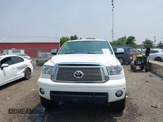 2013 Toyota Tundra Limited z VIN 5TFHY5F17DX295216, wystawiony jako IAAI lot #42390140 z przebiegiem 230 902 mil mil oraz . Historia ofert i sprzedaży dostępna na DreamBid. Obrazek 12.