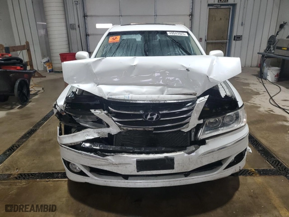 2011 Hyundai Azera GLS with VIN KMHFC4DD5BA540037, listed as a Copart auction lot 49043925 with 94,638 mi miles and Salvage Title. Bid and sale history available at carsss.com. Image 5.