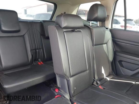 2018 Volkswagen Atlas SE with VIN 1V2KR2CA7JC546436, listed as a IAAI auction lot 41739327 with 123,916 mi miles and . Bid and sale history available at DreamBid. Image 8.