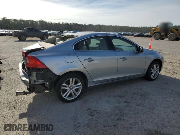 2013 Volvo S60 T5 Premier z VIN YV1612FS2D2189380, wystawiony jako Copart lot #46792015 z przebiegiem 116 782 mil mil oraz Szkoda całkowita • Salvage title. Historia ofert i sprzedaży dostępna na DreamBid. Obrazek 3.